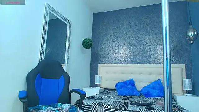 oliver__brown from StripChat is Freechat