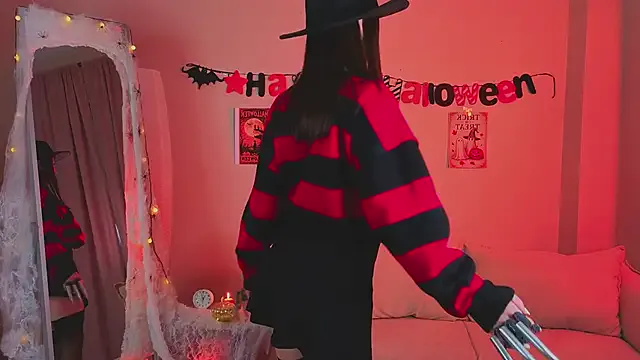 OliviaKis_ from StripChat is Freechat