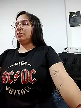 OliviaMartinez2 from StripChat is Freechat