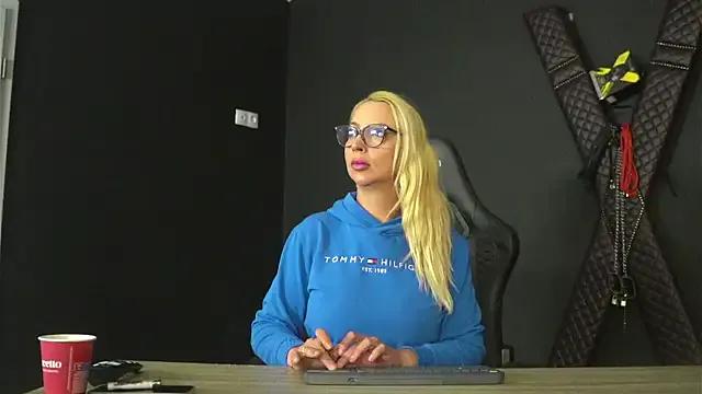 Girls: try live performances with matured performers, from dancing to quirks, in a variety of beautiful sex cams.
