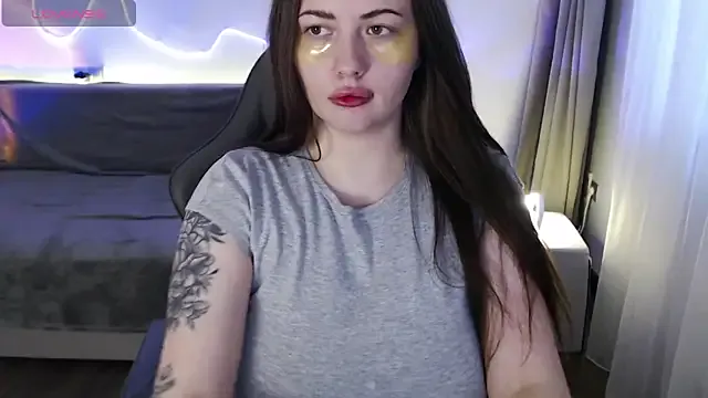 Ollie_James from StripChat is Freechat