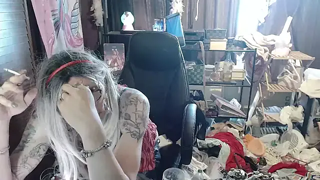 Girls: try live performances with matured performers, from dancing to quirks, in a variety of beautiful sex cams.