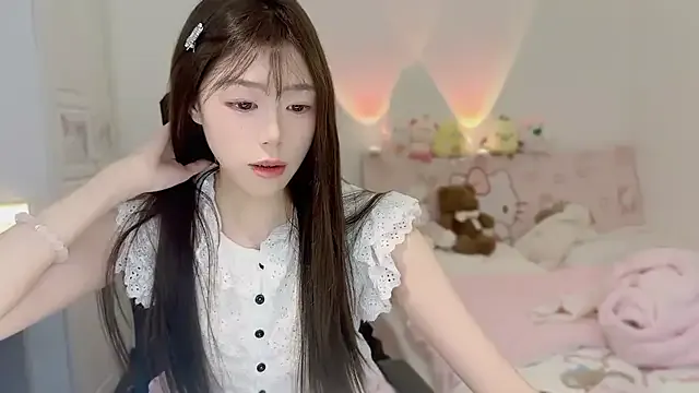 Onecutelittle from StripChat is Freechat