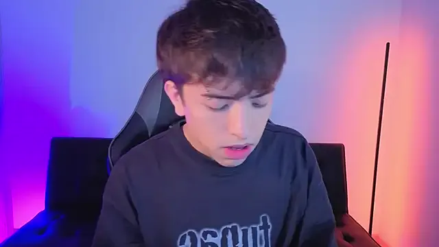 onlinenico from StripChat is Freechat