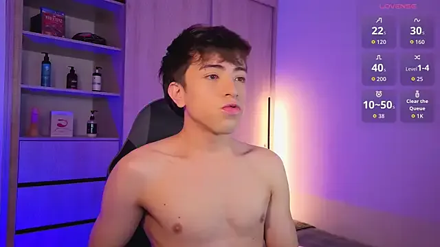 onlinenico from StripChat is Freechat