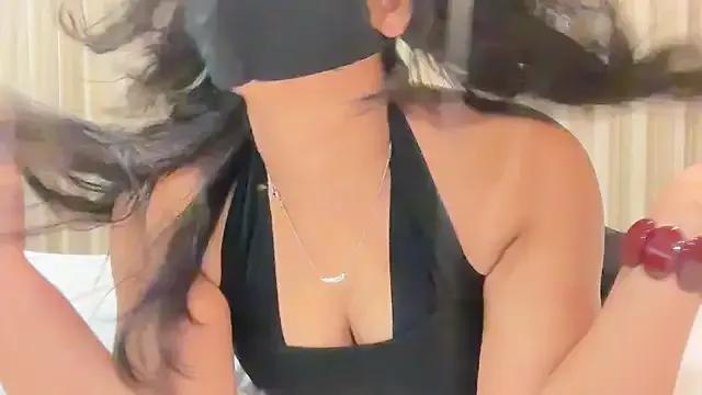 Onlyishuu from StripChat is Freechat