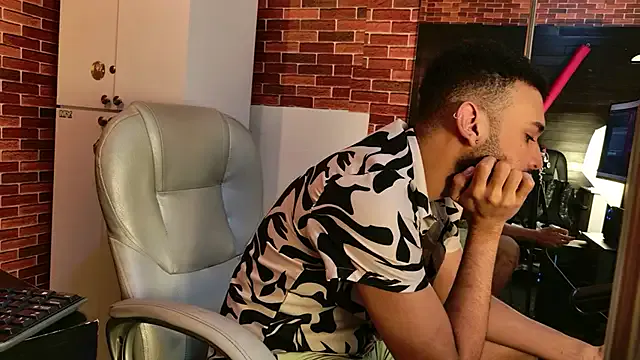 Girls: try live performances with matured performers, from dancing to quirks, in a variety of beautiful sex cams.