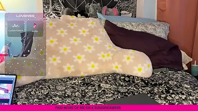 onlysunidreamss from StripChat is Freechat