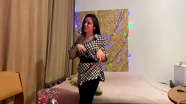 OrdinaIPit from StripChat is Freechat