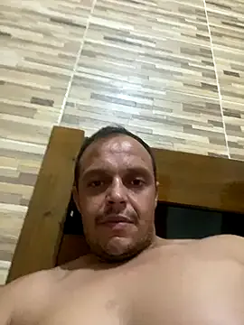 OrdinarioDom from StripChat is Freechat