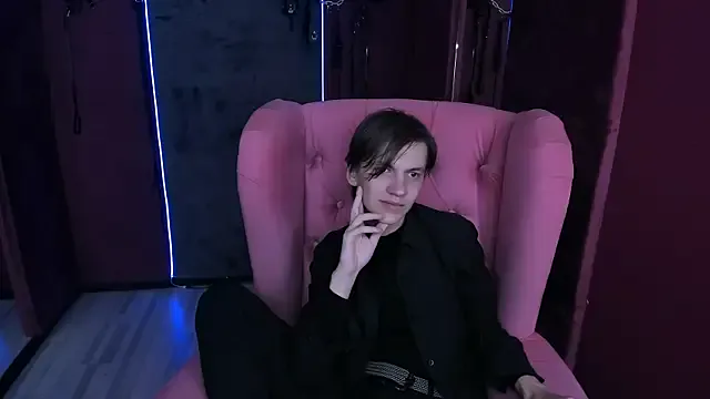 OttoWilliams from StripChat is Freechat