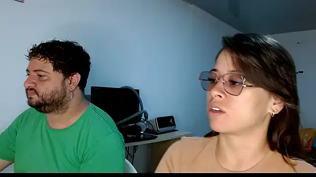 Girls: try live performances with matured performers, from dancing to quirks, in a variety of beautiful sex cams.