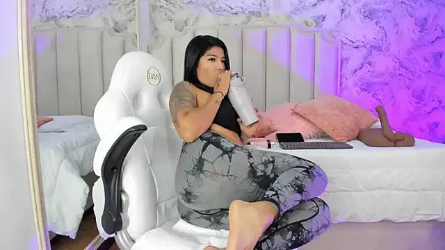 Girls: try live performances with matured performers, from dancing to quirks, in a variety of beautiful sex cams.