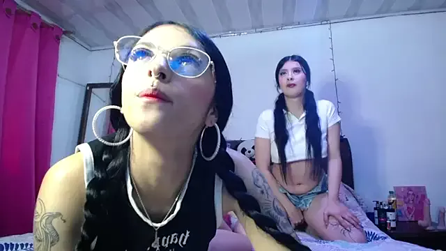 Girls: try live performances with matured performers, from dancing to quirks, in a variety of beautiful sex cams.