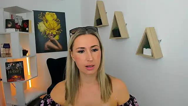 Girls: try live performances with matured performers, from dancing to quirks, in a variety of beautiful sex cams.