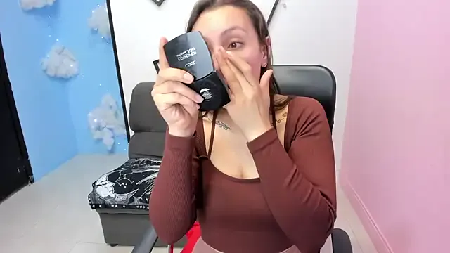 paula_miler1 from StripChat is Freechat