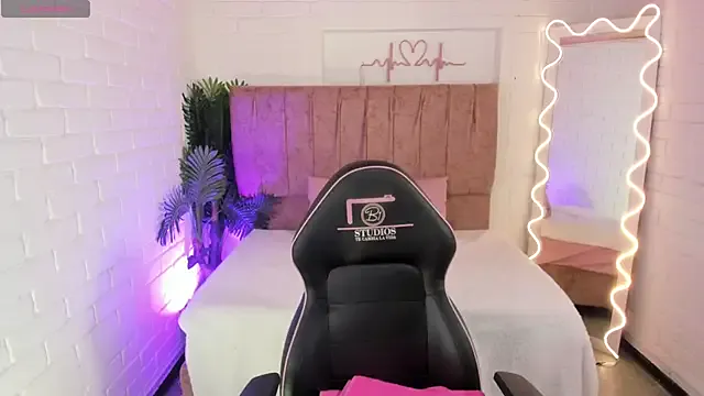 penelope_tay1 from StripChat is Freechat