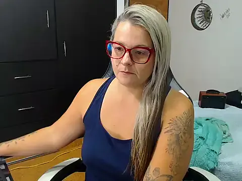 Girls: try live performances with matured performers, from dancing to quirks, in a variety of beautiful sex cams.