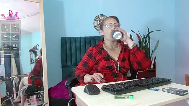 Girls: try live performances with matured performers, from dancing to quirks, in a variety of beautiful sex cams.