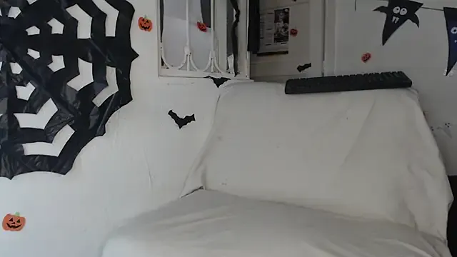 pervertsteens3 from StripChat is Freechat