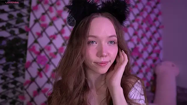 Petite_Polly from StripChat is Freechat