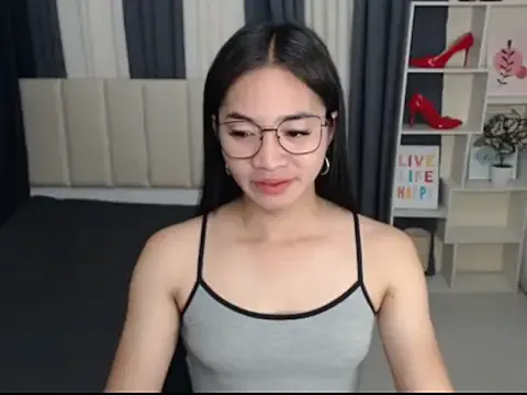 PetiteAsianMarian from StripChat is Freechat