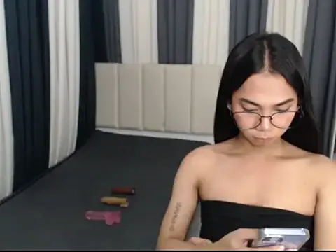 PetiteAsianYuki from StripChat is Freechat