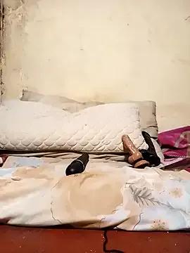 PetiteSquirtQueen from StripChat is Freechat