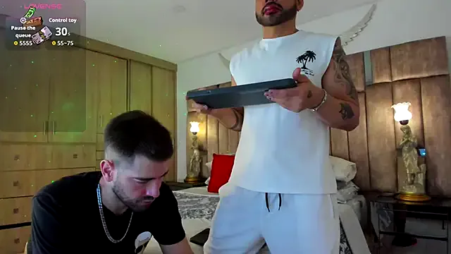 Girls: try live performances with matured performers, from dancing to quirks, in a variety of beautiful sex cams.