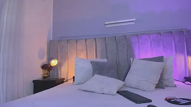 Girls: try live performances with matured performers, from dancing to quirks, in a variety of beautiful sex cams.