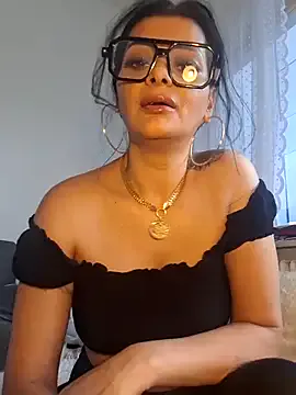 Pillango1212 from StripChat is Freechat