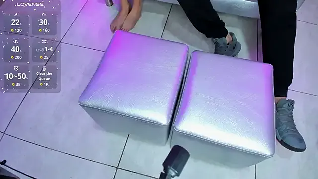 Girls: try live performances with matured performers, from dancing to quirks, in a variety of beautiful sex cams.