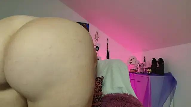 PinkHurricaneOfficial from StripChat is Freechat