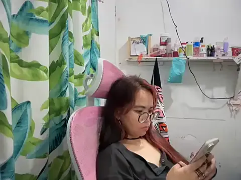 pinkyrosexx from StripChat is Freechat