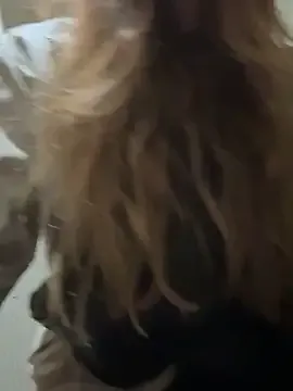 pleasedontpressaredburton from StripChat is Freechat