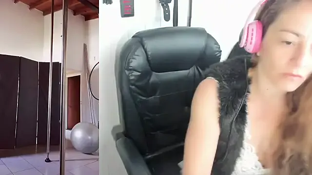 Girls: try live performances with matured performers, from dancing to quirks, in a variety of beautiful sex cams.