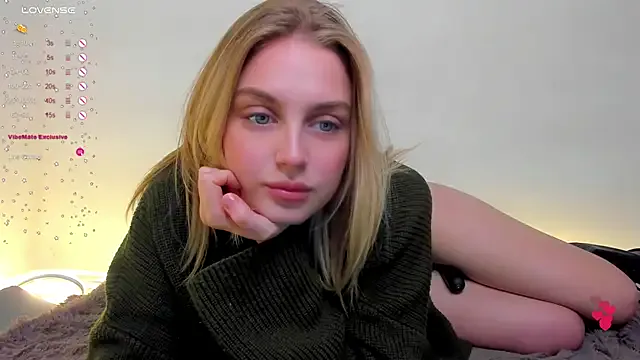 pretty_girlnextdoor from StripChat is Freechat