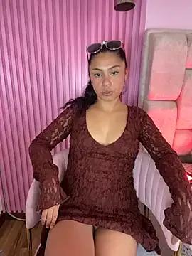 PrettySamaraa from StripChat is Freechat