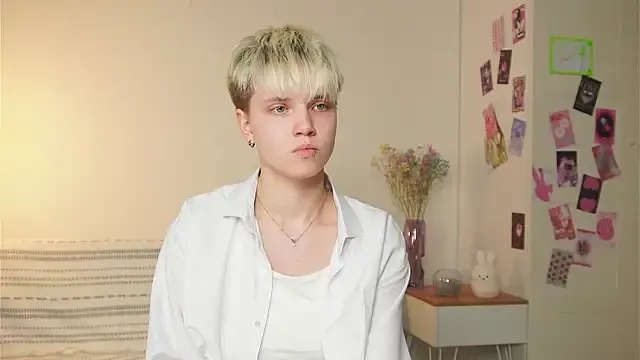 Girls: try live performances with matured performers, from dancing to quirks, in a variety of beautiful sex cams.