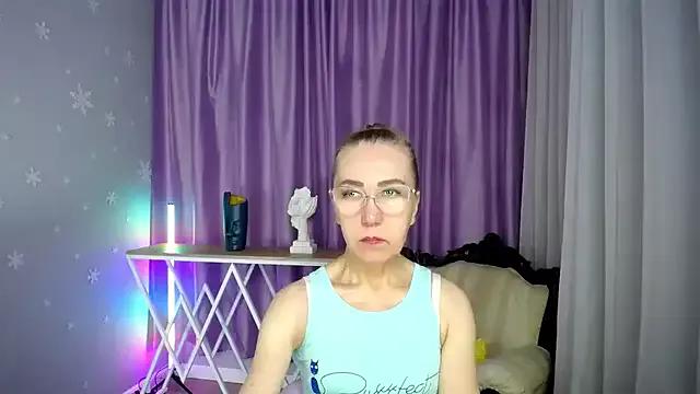 queen_a_n_i from StripChat is Freechat