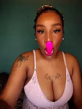Queen_Amara from StripChat is Freechat