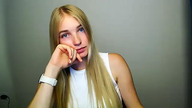 Queen_ofLove from StripChat