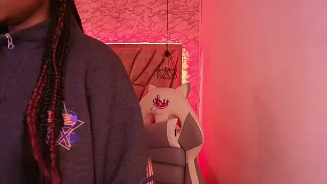 Queen_perla_ from StripChat