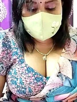 Queenflowerr from StripChat is Freechat