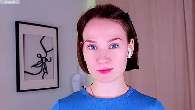 QueenieHathaway from StripChat is Freechat