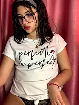 QueenLovexo from StripChat is Freechat