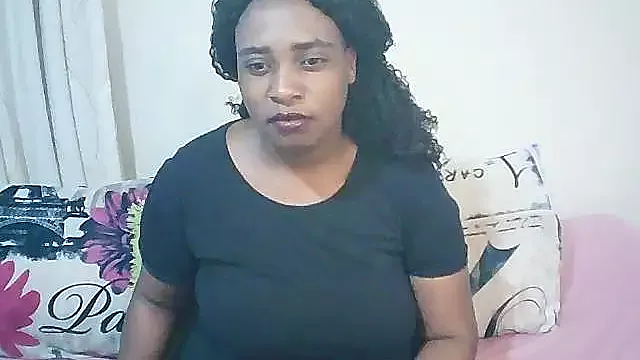 QueenRomaxx1 from StripChat