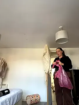 QueenStacyxox from StripChat is Freechat