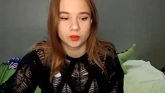 QuiveredFrown from StripChat is Freechat