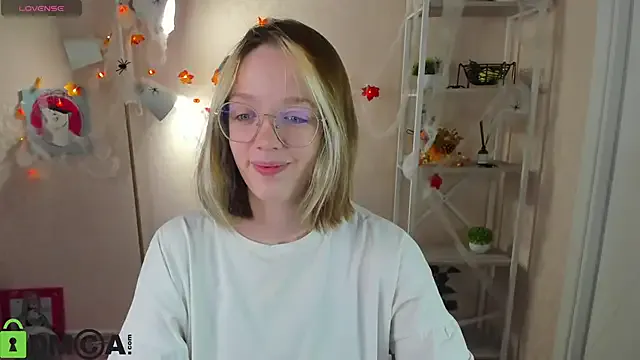 R0cket_bunny from StripChat